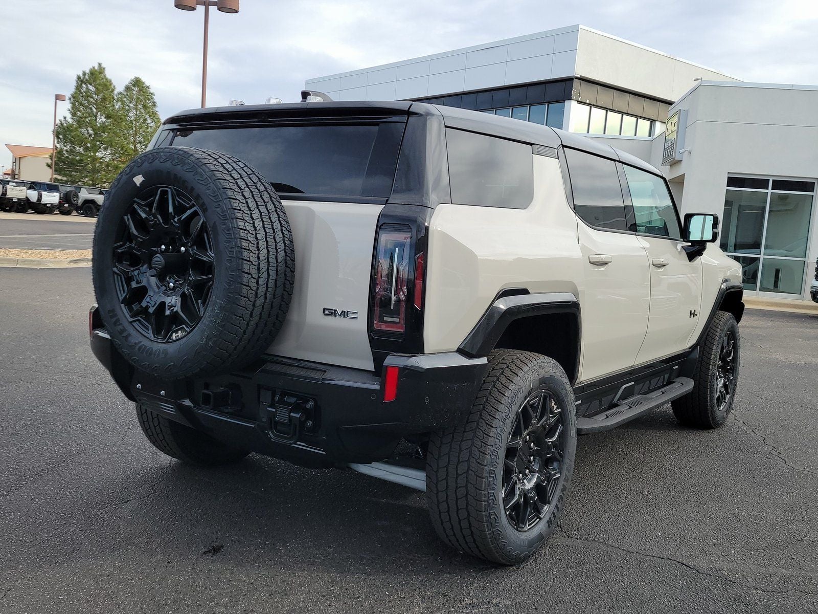 2026 GMC Hummer EV SUV 2X