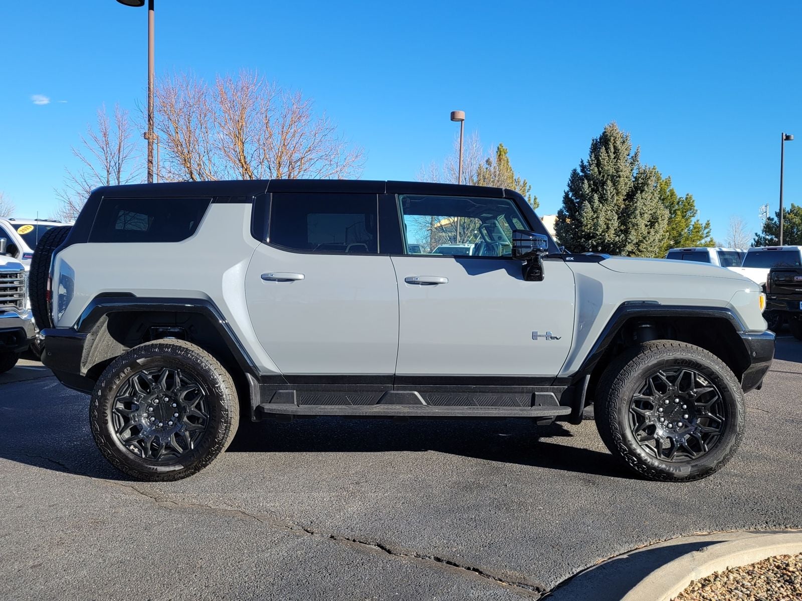 2026 GMC Hummer EV SUV 2X