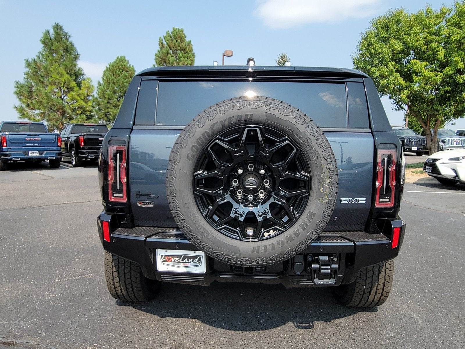 2026 GMC Hummer EV SUV 2X