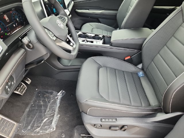 2026 Volkswagen Atlas Cross Sport 2.0T SEL R-Line Black