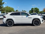 2026 Volkswagen Atlas Cross Sport 2.0T SEL R-Line Black