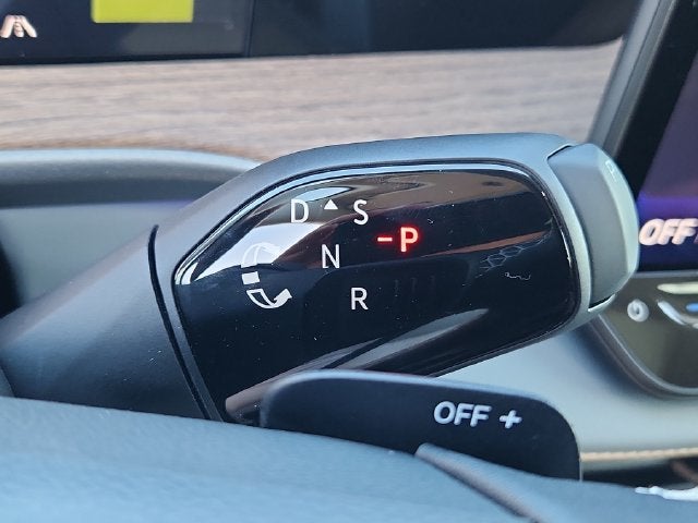 2027 Volkswagen Atlas SE w/Technology