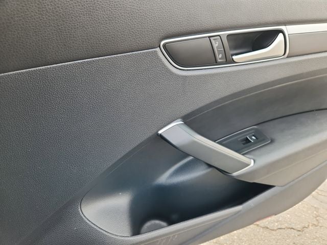 2017 Volkswagen Passat R-Line w/Comfort Pkg