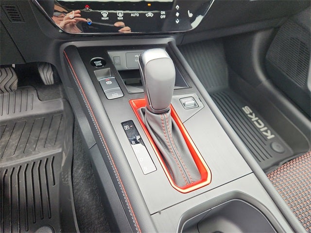 2025 Nissan Kicks SR