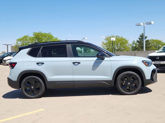 2026 Volkswagen Taos 1.5T SE Black
