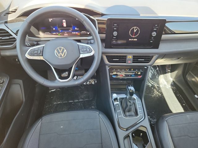 2026 Volkswagen Taos 1.5T SE Black