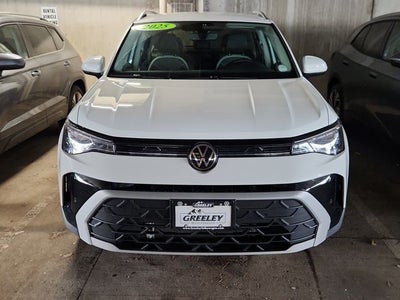 2025 Volkswagen Taos SE