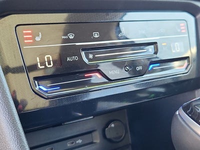 2025 Volkswagen Taos SE