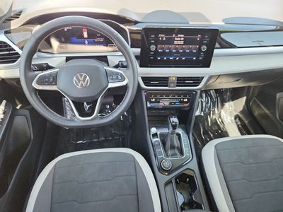 2025 Volkswagen Taos SE
