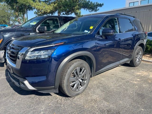 2024 Nissan Pathfinder SV