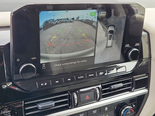 2025 Nissan Pathfinder SL