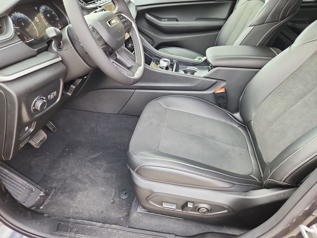 2025 Jeep Grand Cherokee L GRAND CHEROKEE L ALTITUDE X 4X4