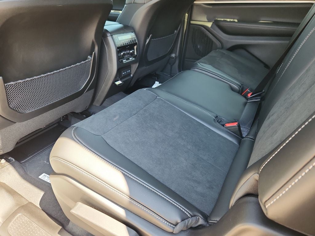 2026 Jeep Grand Cherokee L GRAND CHEROKEE L LAREDO ALTITUDE 4X4