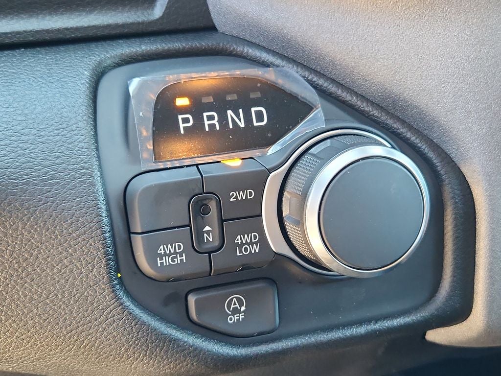 2026 RAM 1500 RAM 1500 TRADESMAN QUAD CAB 4X4 6'4' BOX