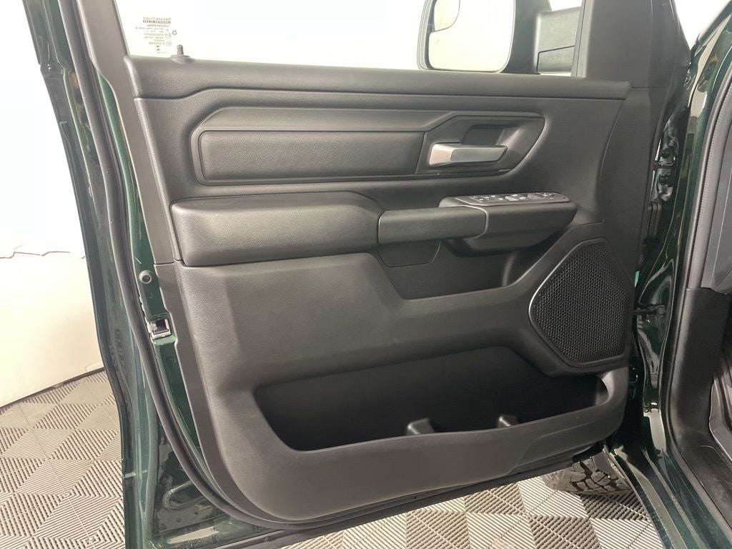 2026 RAM 1500 RAM 1500 WARLOCK CREW CAB 4X4 5'7' BOX