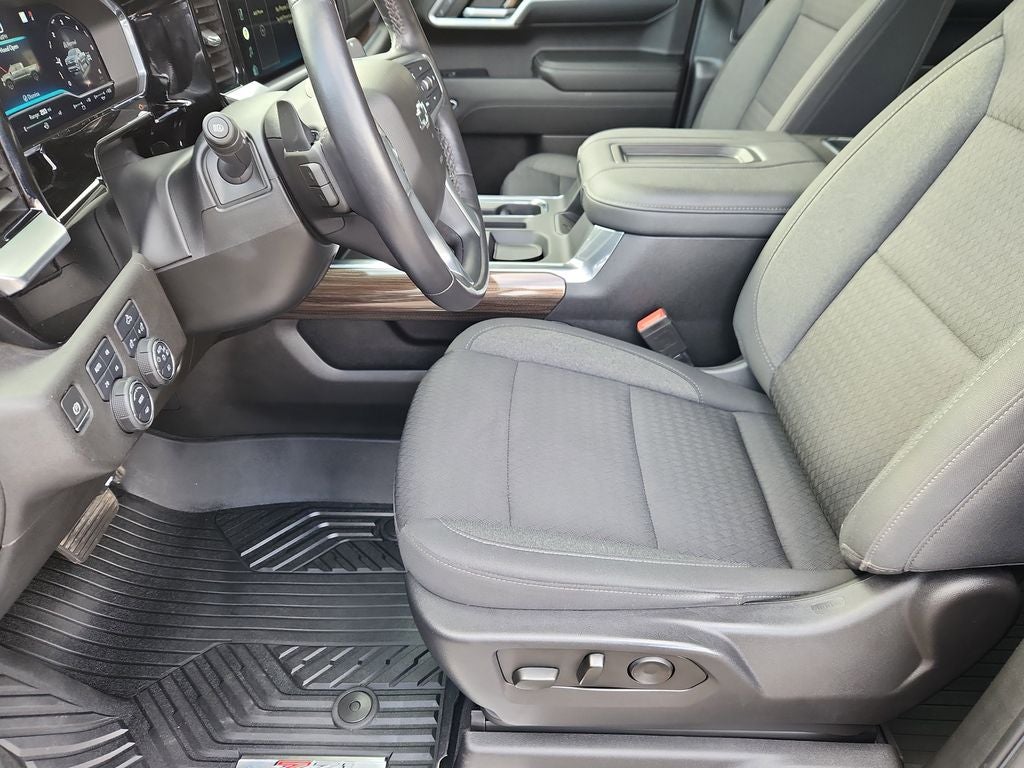 2022 Chevrolet Silverado 1500 4WD Crew Cab Short Bed RST