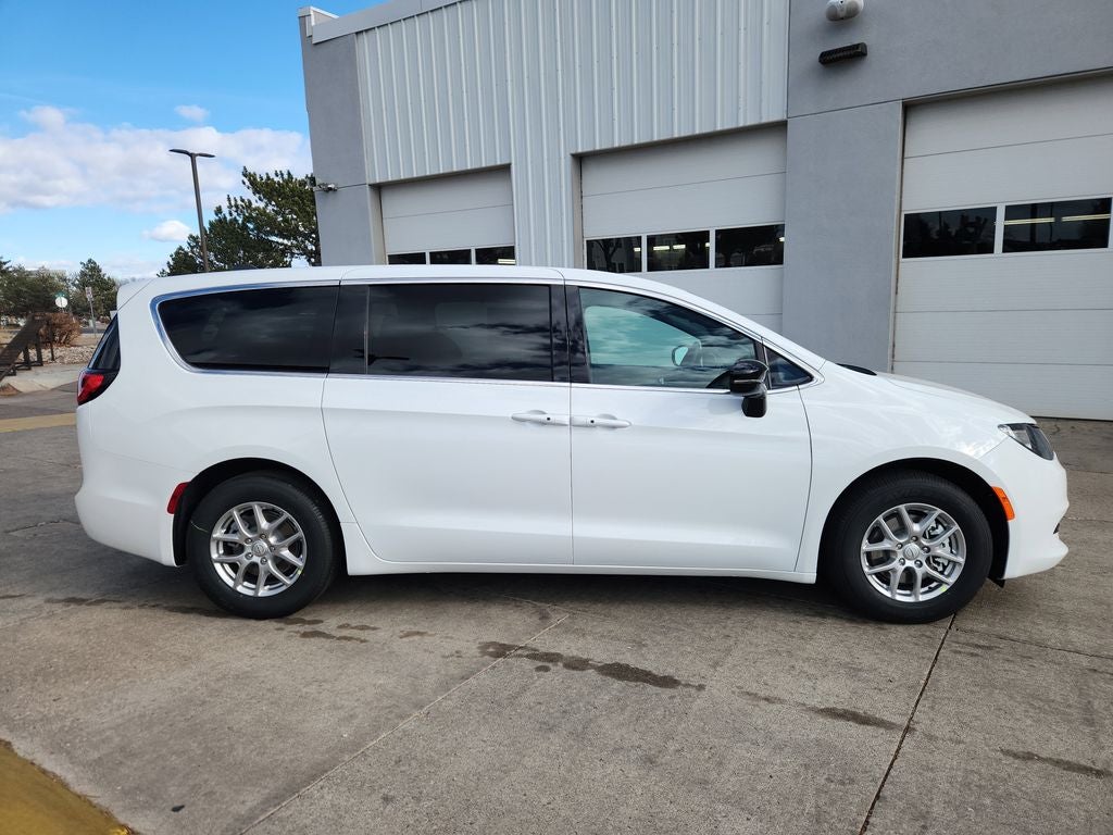 2026 Chrysler Voyager VOYAGER LX