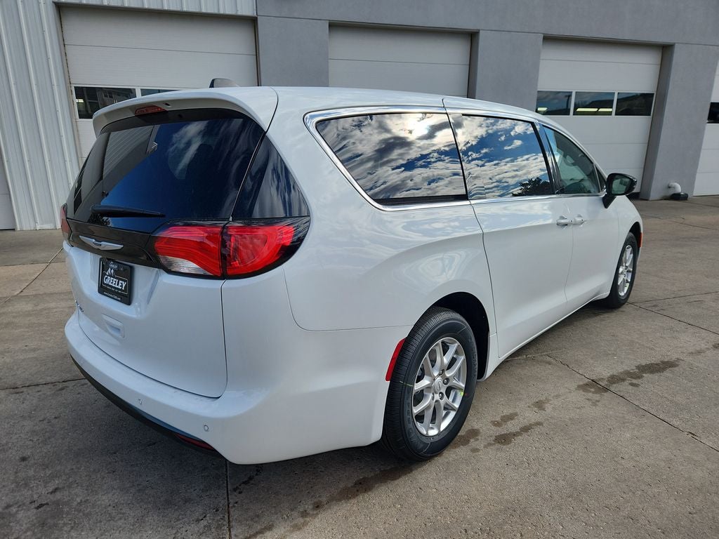 2026 Chrysler Voyager VOYAGER LX