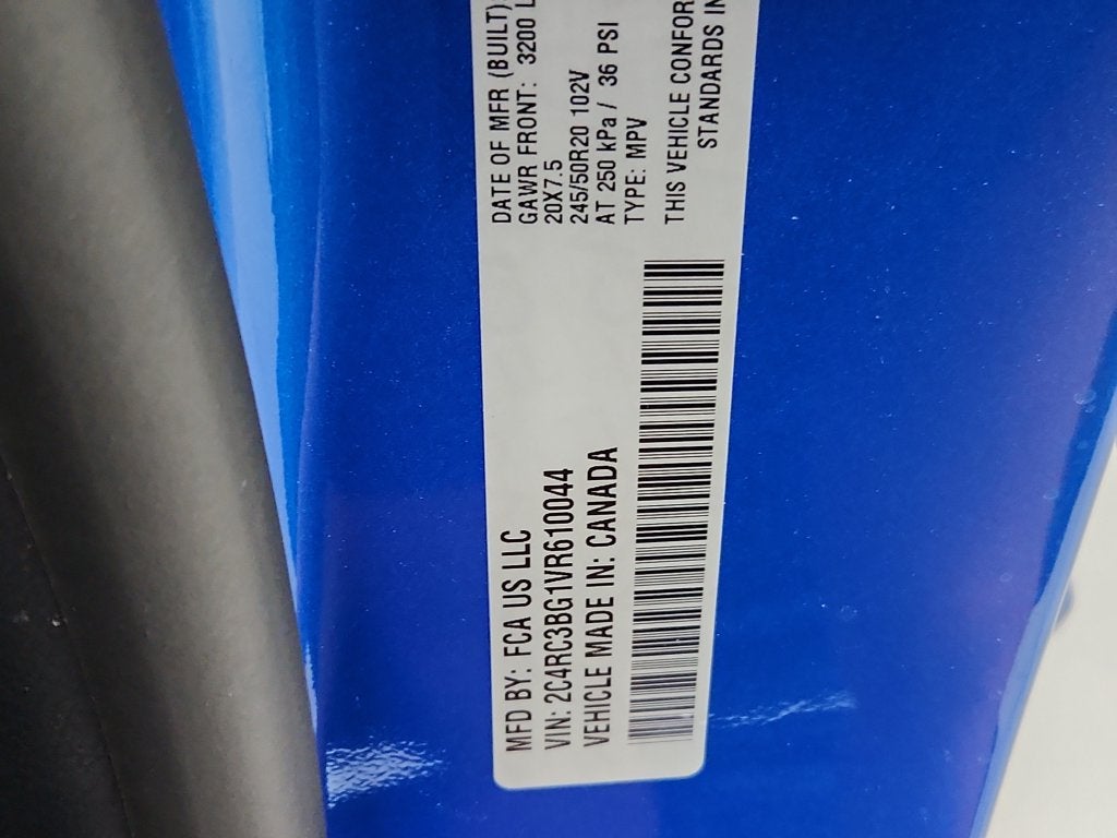 2027 Chrysler Pacifica Select