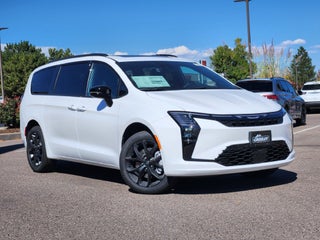 2027 Chrysler Pacifica Limited