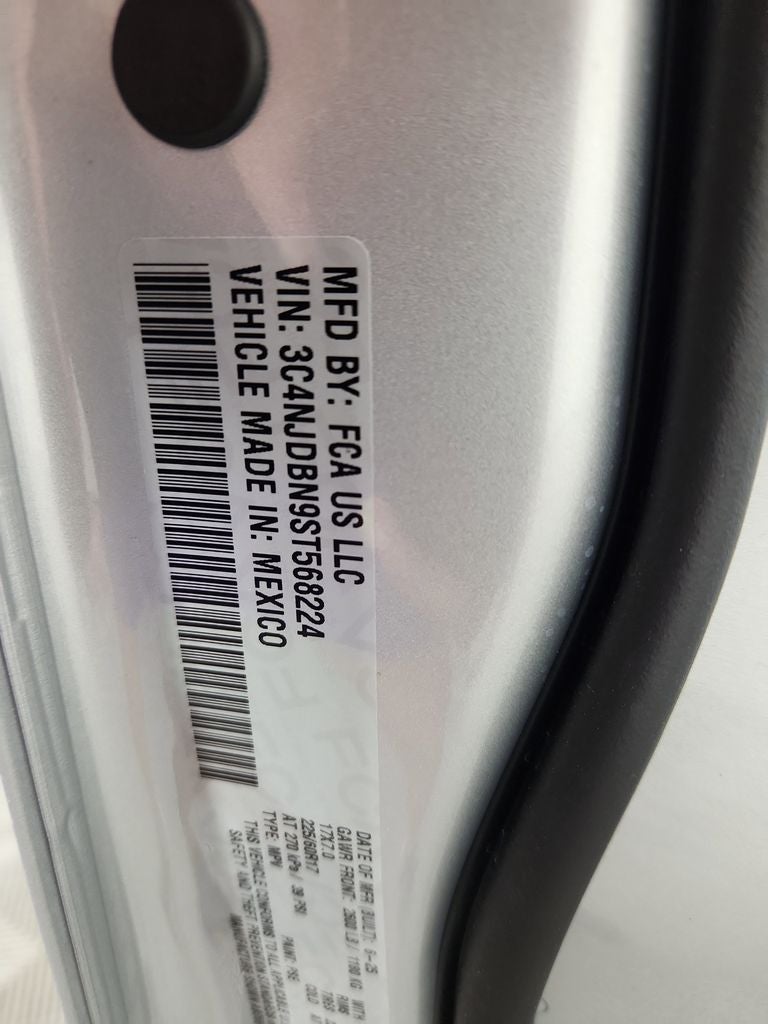 2025 Jeep Compass COMPASS LATITUDE 4X4