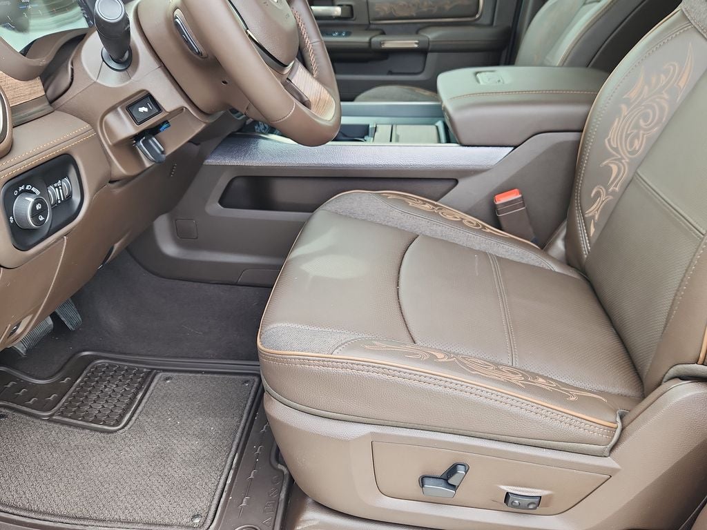 2026 RAM 3500 RAM 3500 LIMITED LONGHORN CREW CAB 4X4 8' BOX