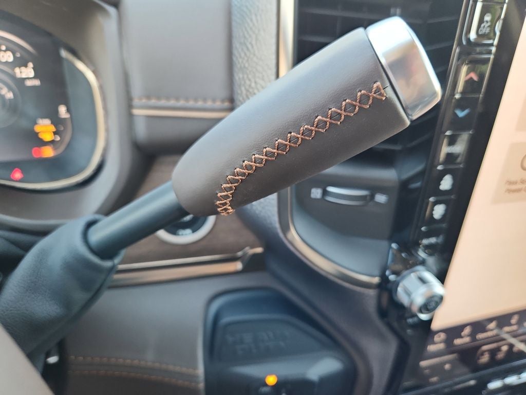 2026 RAM 3500 RAM 3500 LIMITED LONGHORN CREW CAB 4X4 8' BOX