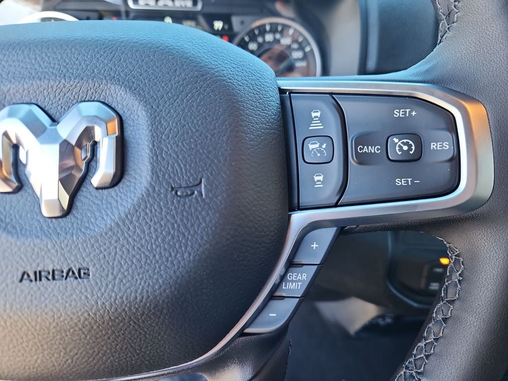 2026 RAM 2500 RAM 2500 TRADESMAN CREW CAB 4X4 6'4' BOX