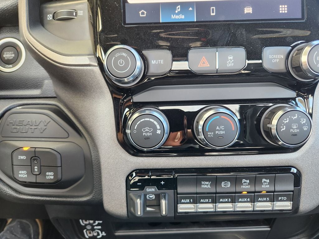 2026 RAM 3500 Chassis Cab RAM 3500 TRADESMAN CHASSIS REGULAR CAB 4X4 84' CA