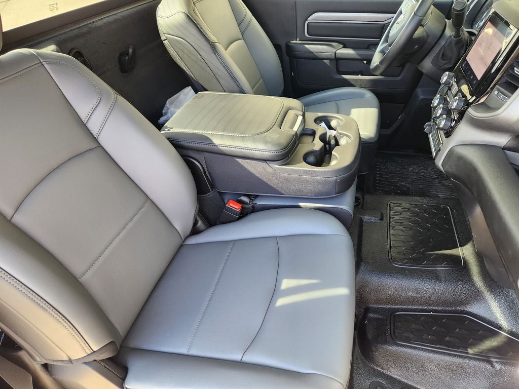 2026 RAM 3500 Chassis Cab RAM 3500 TRADESMAN CHASSIS REGULAR CAB 4X4 84' CA