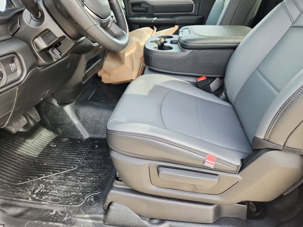 2026 RAM 3500 Chassis Cab RAM 3500 TRADESMAN CHASSIS REGULAR CAB 4X4 84' CA