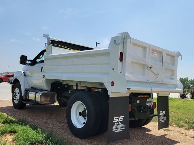 2027 Ford F-650SD Base