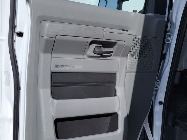 2025 Ford E-350SD Base Cutaway