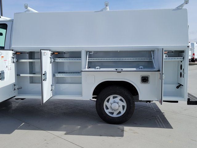 2025 Ford E-350SD Base Cutaway