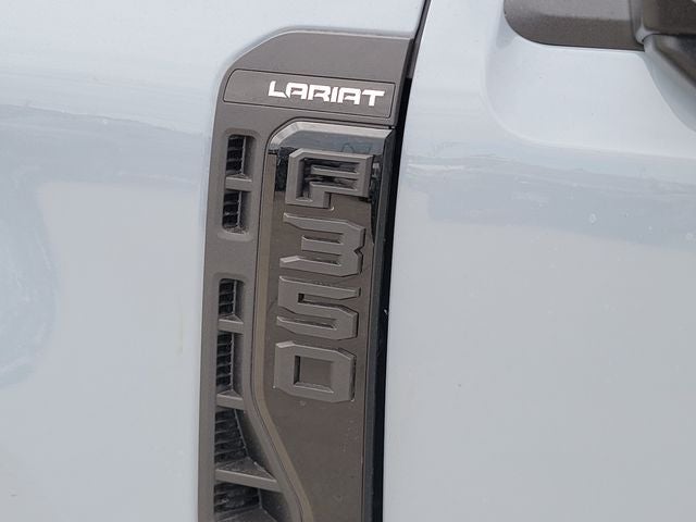 2027 Ford F-350 Lariat