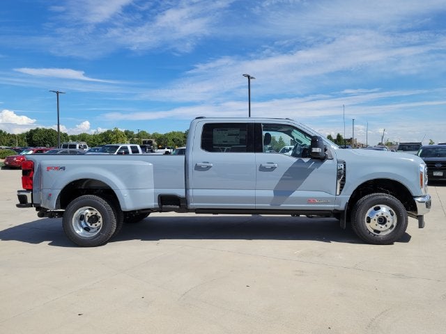 2027 Ford F-350 Lariat DRW
