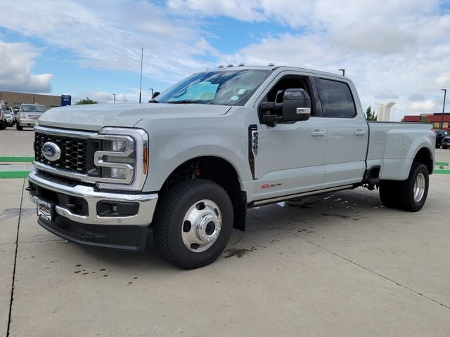 2026 Ford F-350SD Lariat DRW