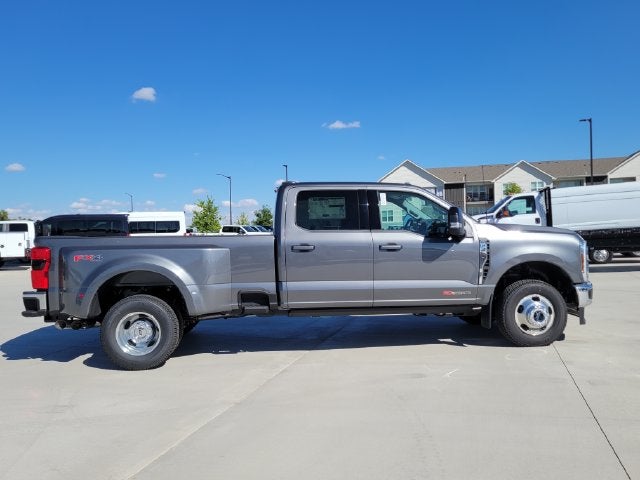 2027 Ford F-350 Lariat DRW