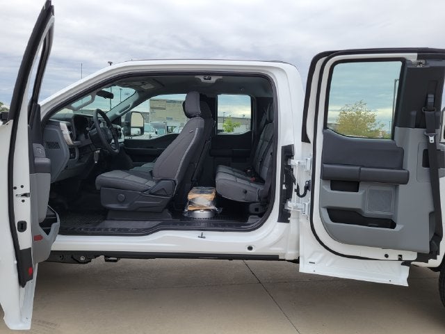 2027 Ford F-350 XL