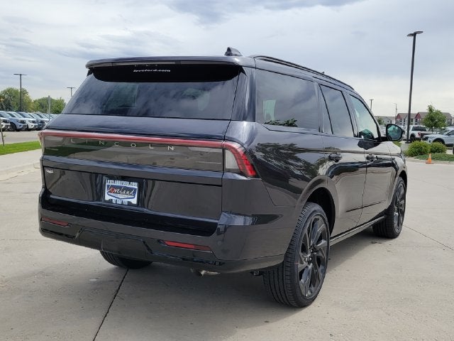 2027 Lincoln Navigator Reserve