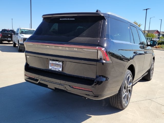 2027 Lincoln Navigator Reserve