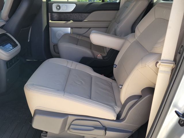 2023 Lincoln Navigator L Reserve