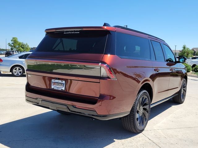 2027 Lincoln Navigator L Reserve