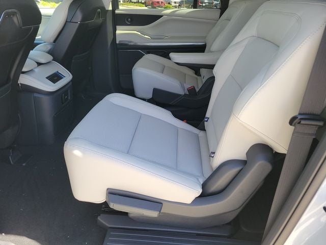 2026 Lincoln Navigator L Premiere