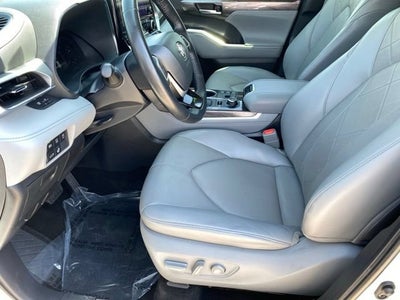 2023 Toyota Highlander Platinum
