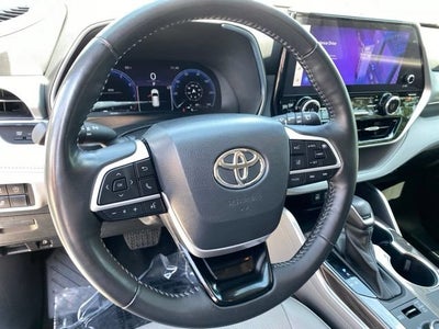 2023 Toyota Highlander Platinum