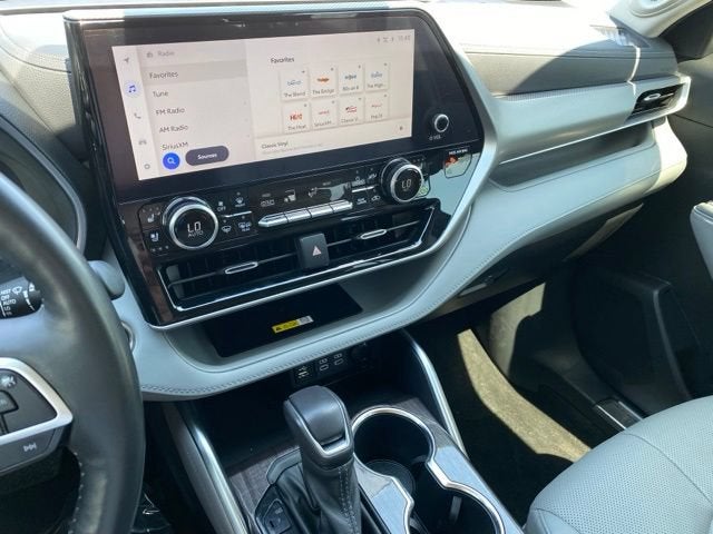 2023 Toyota Highlander Platinum