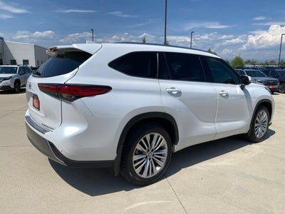 2023 Toyota Highlander Platinum