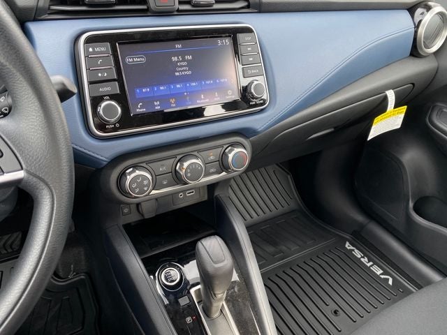 2025 Nissan Versa 1.6 SV