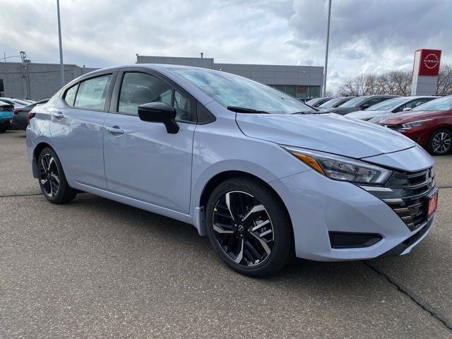 2025 Nissan Versa 1.6 SR